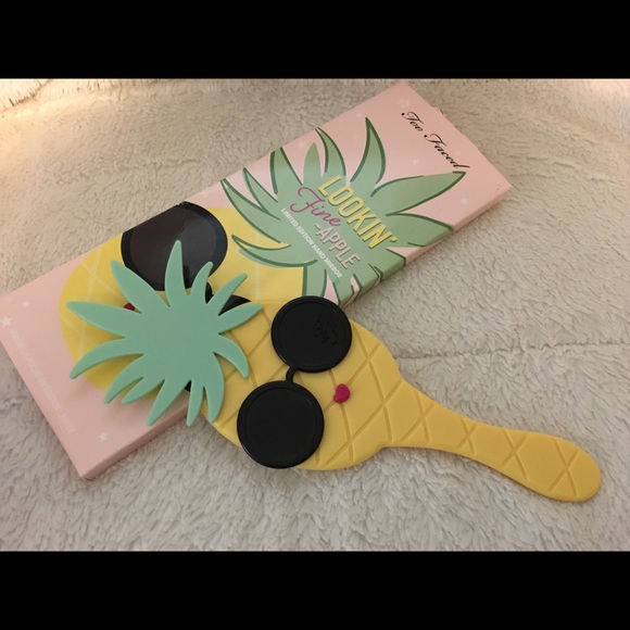 Too Faced Lookin Fine-Apple Mirror 🍍 - Picture 1 of 2